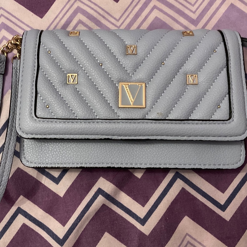 The Victoria Tech Wristlet